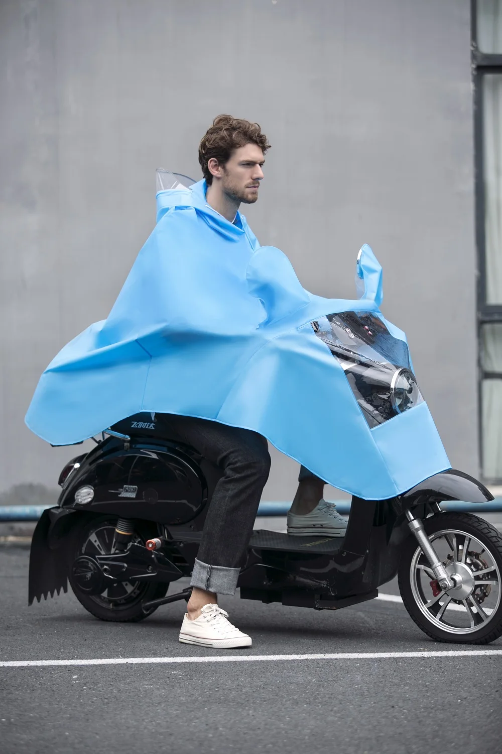 88.2018 new design Cheap to carry Hood Big hat Reflective Strip waterproof Rain Capes Plastic Bicycle Motorcycle Rain Poncho