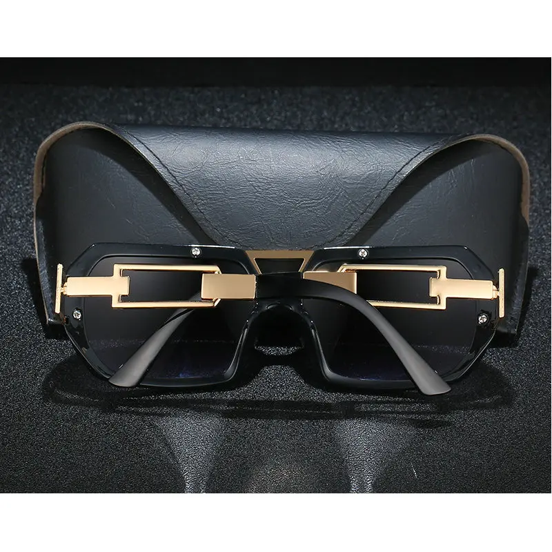 10146719807_1986479287