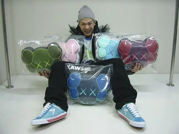 Originalfake kaws Soft Pillow kaws prototype doll pillow seat sofa cushion Five colors optional leaves sofa cushion pillow case
