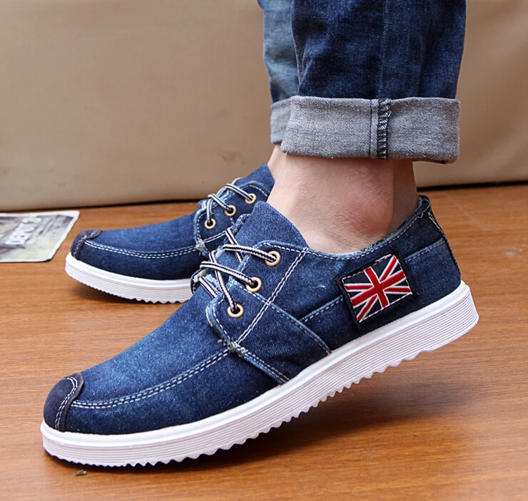 lightweight canvas sneakers