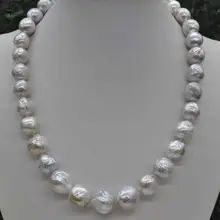 ¡Precioso! Collar de perlas blancas Kasumi de 18 