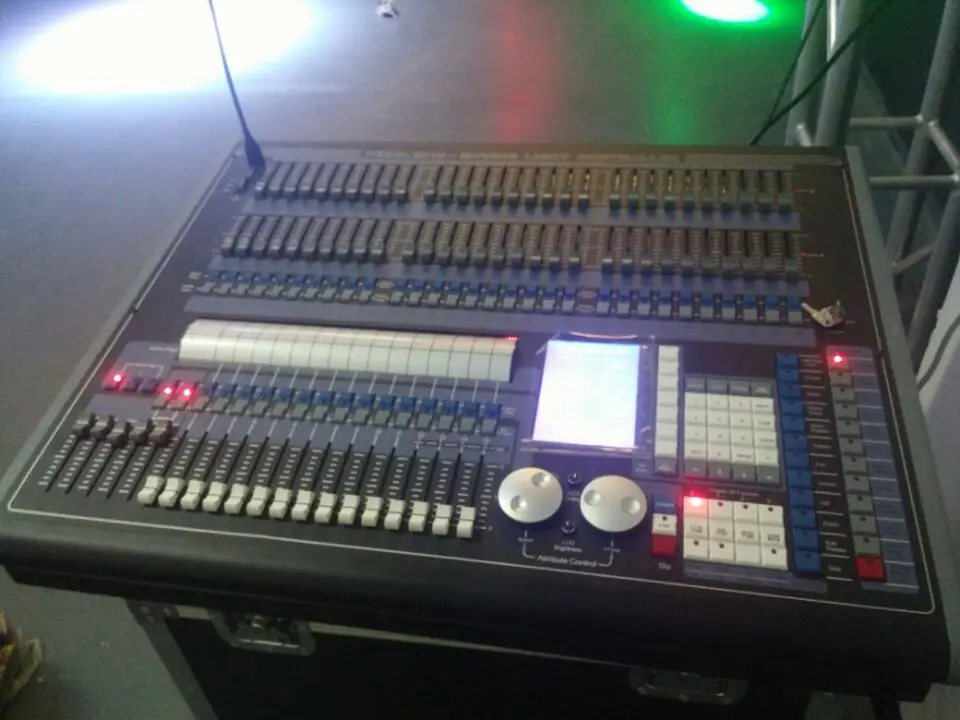 

1pcs/Lot with flightcase, DMX Computer Controller / Pearl 2010 DMX Controller For Professional Led Stage Light