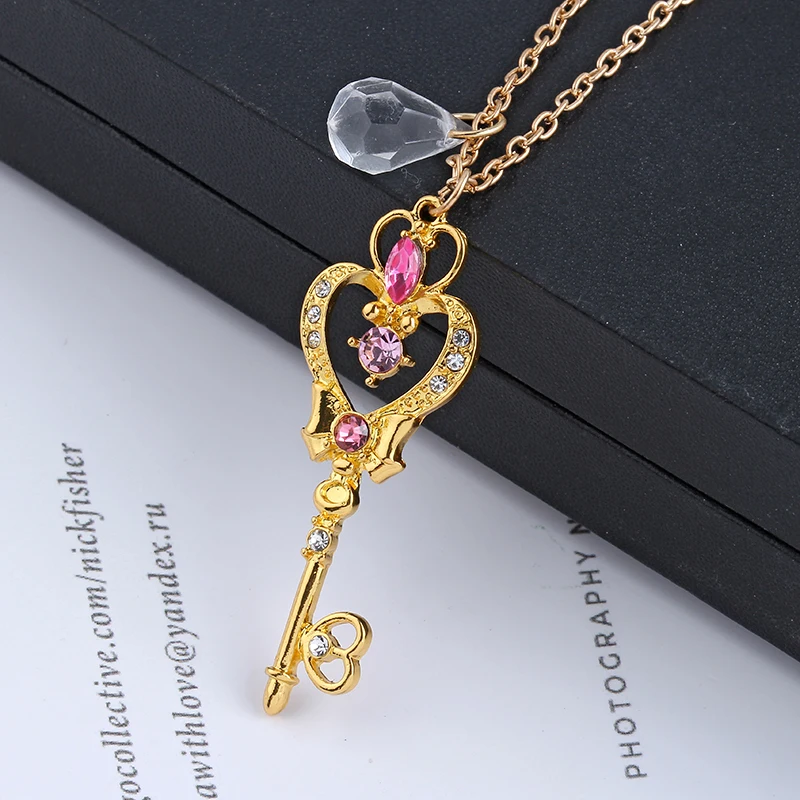 

Anime Sailor Moon Heart Key Necklace Crystal Gold Color Necklace Heart Key Pendant Cosplay Necklace for Women Kids Gift