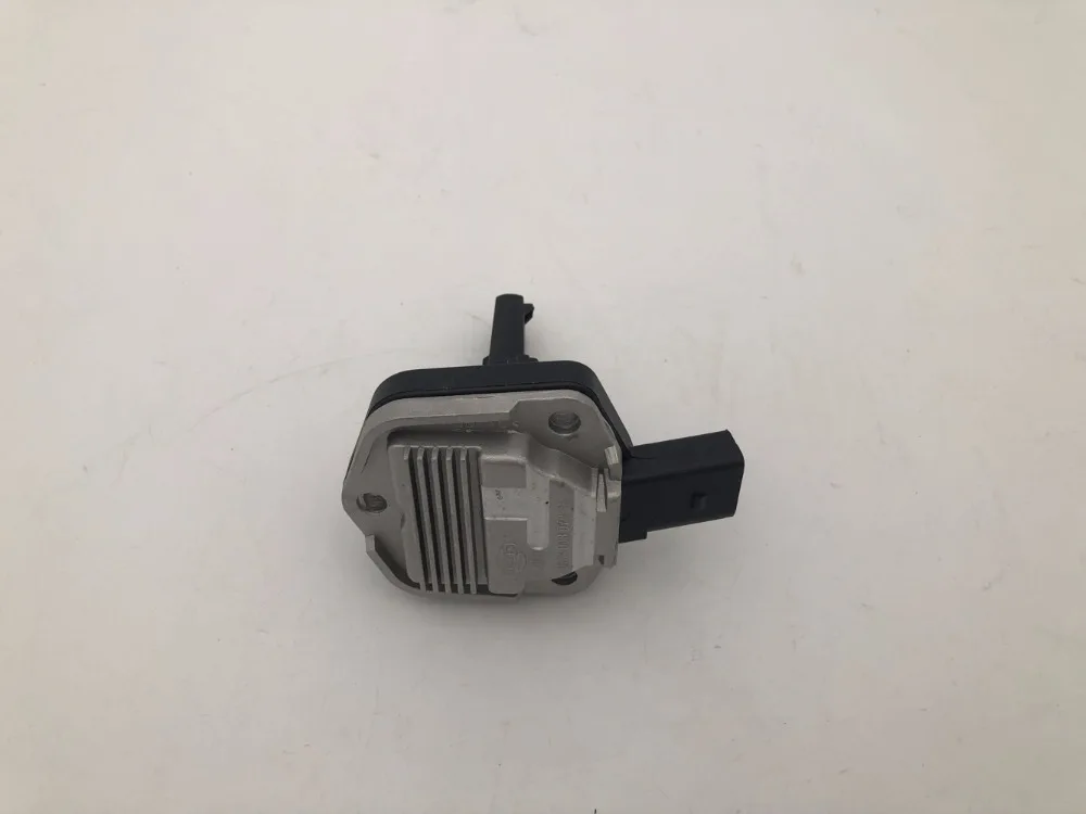 1Pcs New Engine Oil Level Sensor 1J0907660B For Audi A3 A4 A6 A8 TT 1