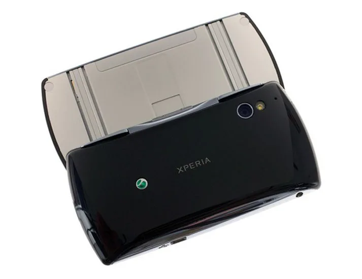 Разблокированный sony Ericsson Xperia PLAY Z1i R800i R800 игровой смартфон 3g 5MP Wifii A-GPS Android OS Мобильный телефон