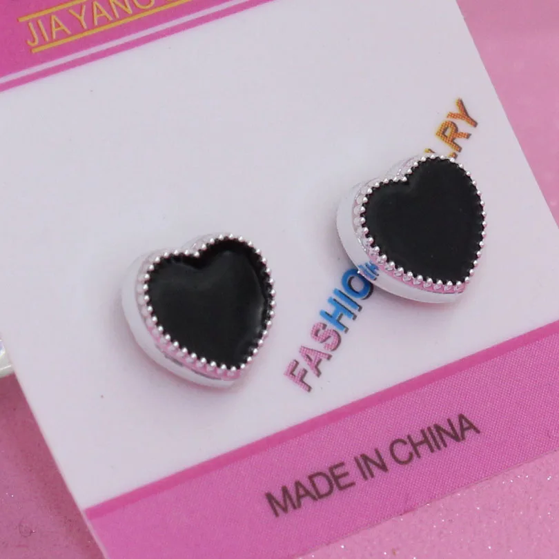 

2pcs Fashion Unisex heart black drop oil Magnetic Clip Stud Earrings Magnet Earrings Magic Titanium Steel body jewelry