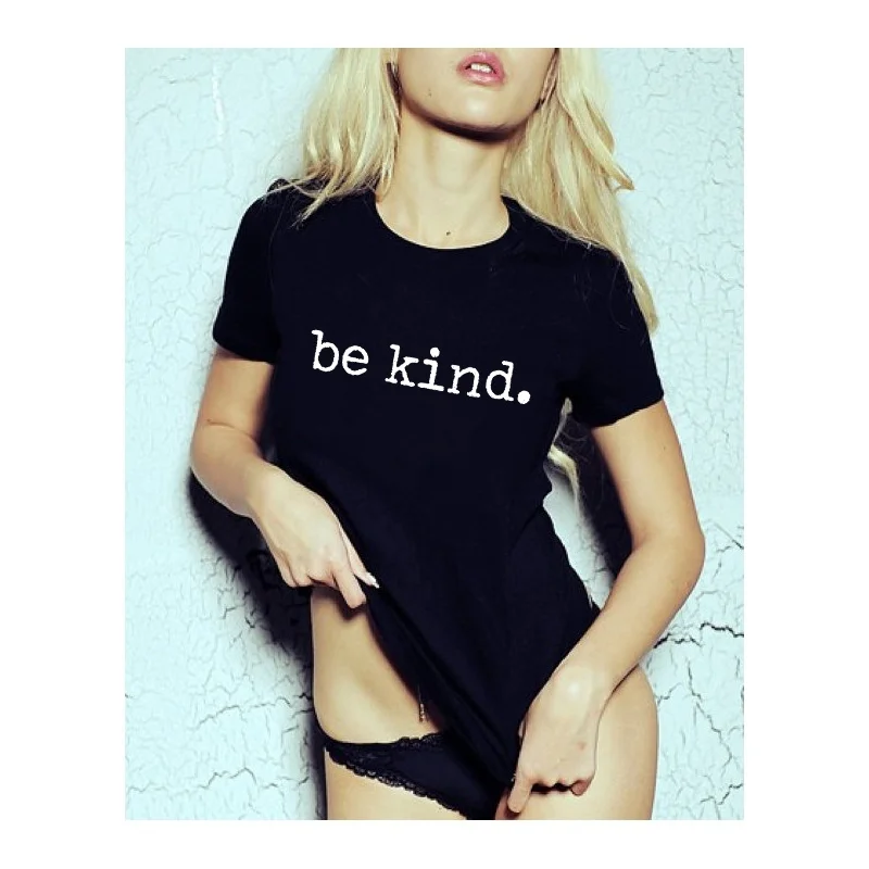 Женская футболка Be Kind летняя винтажная черная в уличном стиле | одежда