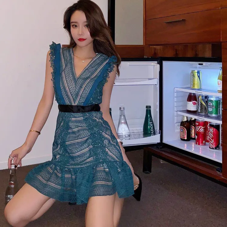 

2019 Summer Designer Runway Self Portrait Dress Women Green Lace Splicing Hollow Out Ruffles Beach Mini Dresses