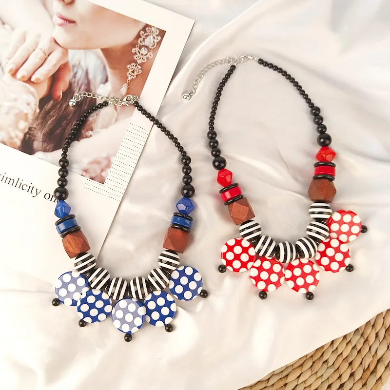 Trendy Fashion Resin Wood Necklaces With Circle Pendant for Women Round Geometric Acrylic Beaded Chains Gifts Jewelry Necklace (3)