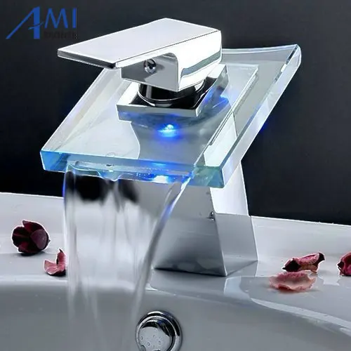 Смеситель из хромированной латуни со светодиодсветильник|glass waterfall faucet|waterfall