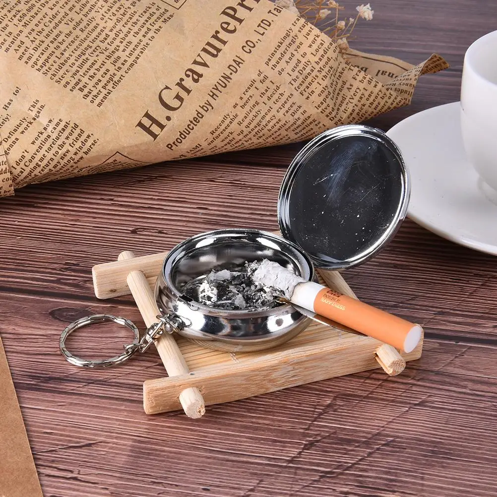 Creative Fashion Round Cigarette Keychain Portable Ashtrays Stainless Steel Pocket Ashtray Random Delivery portable ashtray,cigarettes ashtray,stainless steel ashtray,metal ashtray,glass ashtray