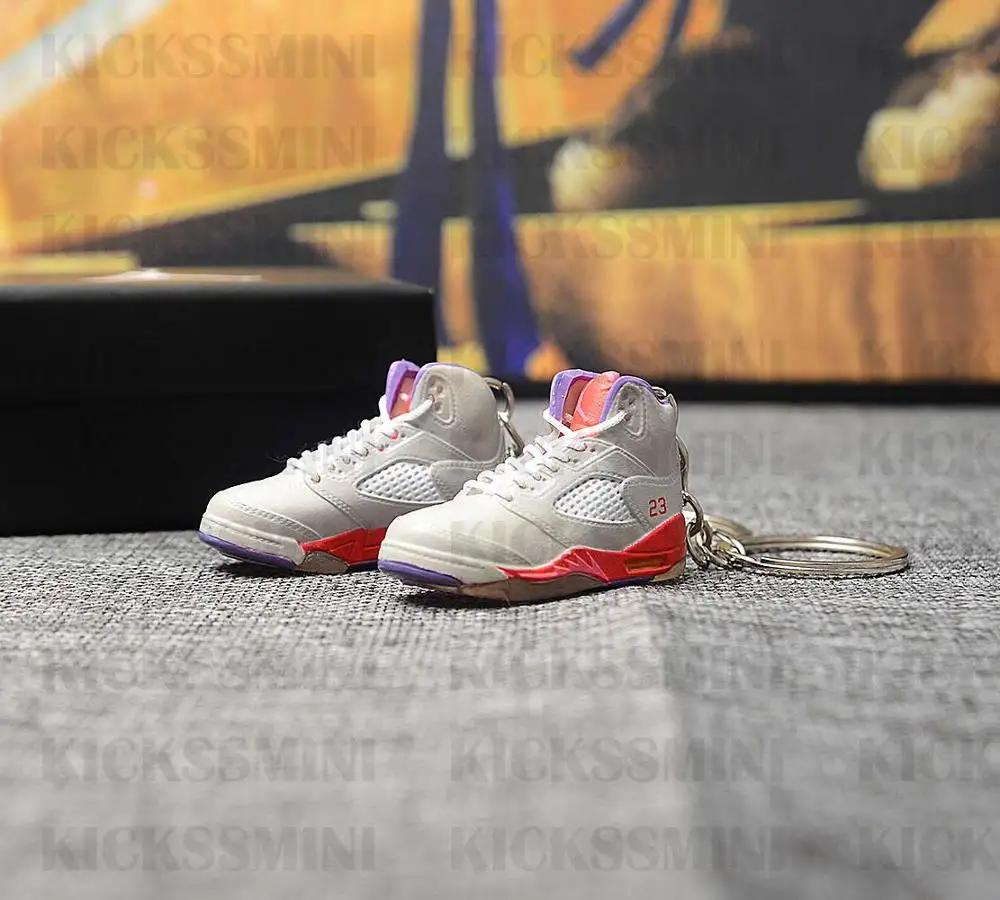 

dropshipping top quality AJ5 silver pink sneaker keychains 1/6 SCALE 3D Mini Shoe Sneaker JORDAN keychain doll accessory
