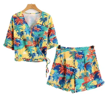 

Set female 2018 summer new temperament casual printing V-neck top + ruffle shorts elegant fashion two-piece wild setset