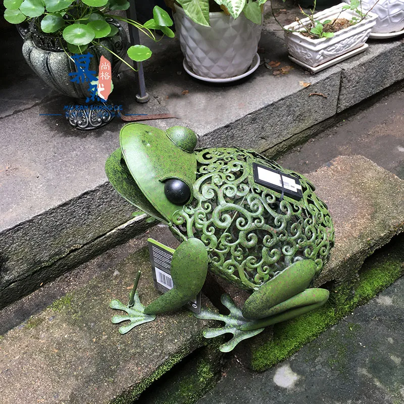 Vintage Wrought Iron Solar Frog Ornaments Garden Courtyard Villas