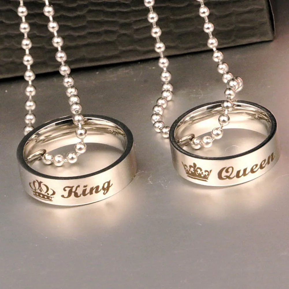 

Couple Holes Charm Link Chain Necklace New Fashion Letter Carved King Queen Hole Pendant Necklace Lover Free Shipping