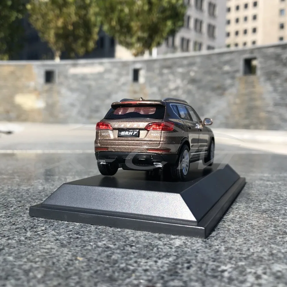 Литая модель автомобиля Great Wall Haval H7 1:43 можно откатить (коричневый) + маленький