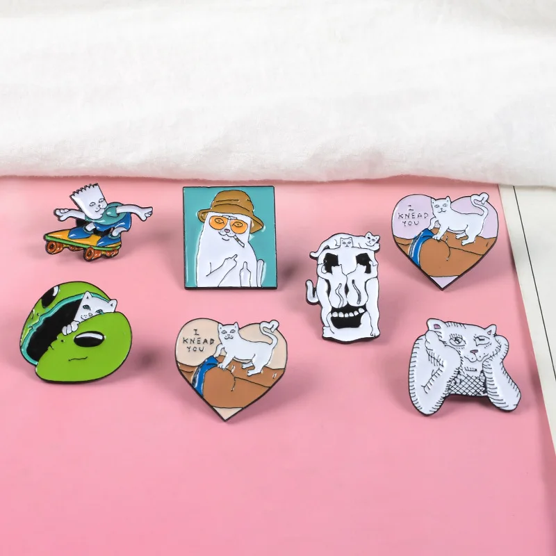 

New skateboard cat smoking butt brooch detective cat naughty cat badge children fun brooch gift jewelry denim clothing b
