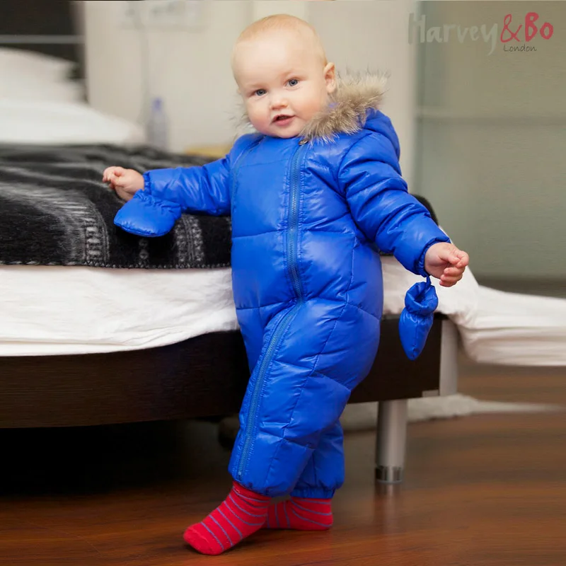 Arvey& Bo/цельное пуховое пальто для малышей Детский комбинезон с воротником из меха енота для мальчиков и девочек, теплый зимний комбинезон для малышей на осень и зиму
