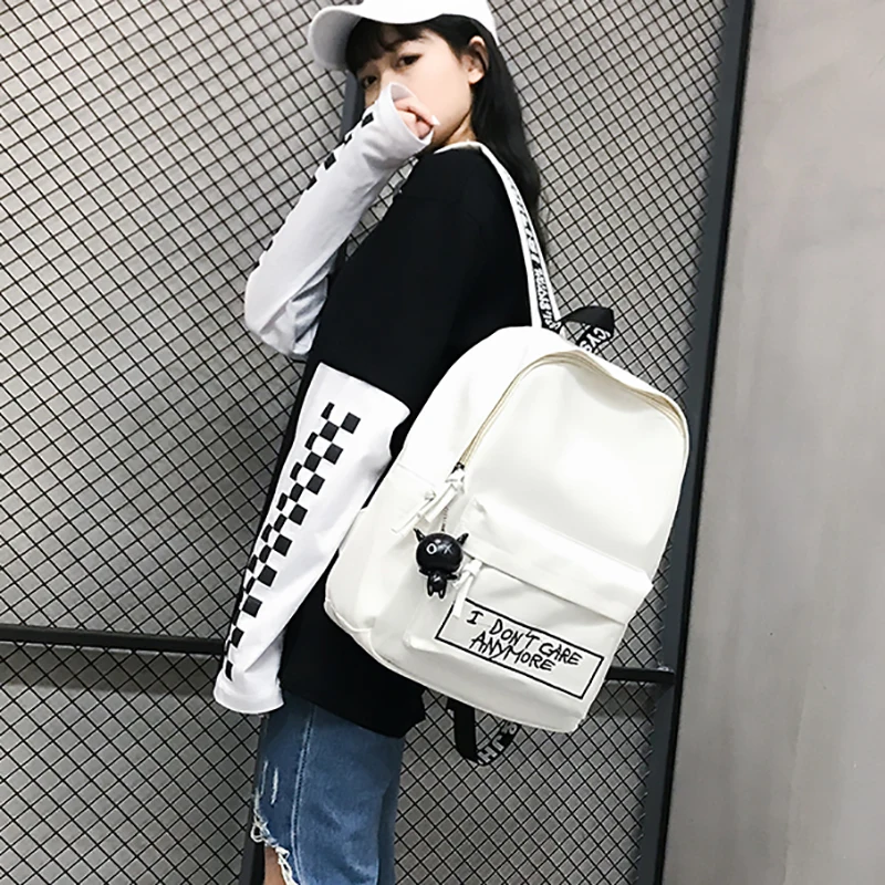 2019 nueva Mochila de lona de moda las mujeres Mochila muñeca de colgante de las mujeres bolsa de hombro Harajuku Mochila mujeres Mochila