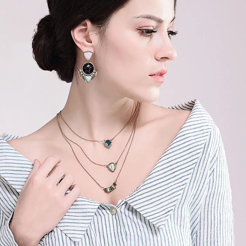 

Bulk Price Gold Color 2015 New Necklace Multi Layer Long Wholesale Factory Price Handcraft For Women Resin Made