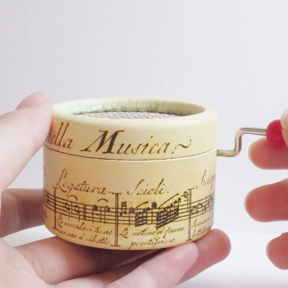 Старинная музыкальная шкатулка для нот из бумаги
