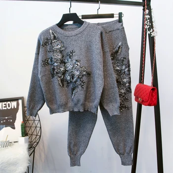 

2018 Autumn and Winter Women's Flower Embroidered Loose Long-sleeved Sweater + Knitting Trousers Two Pieces Pants Suit