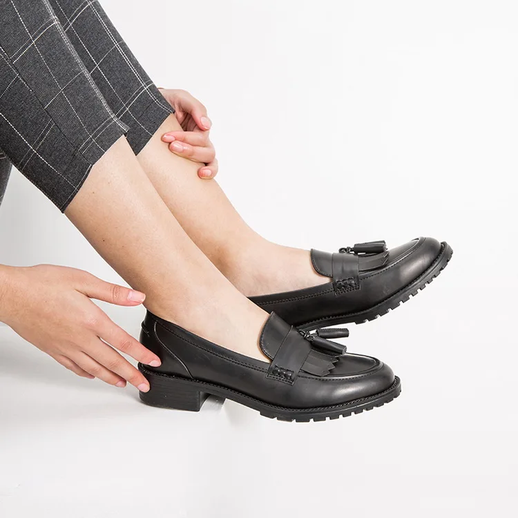 HZXINLIVE/Коллекция года; Модные женские лоферы; женские туфли-оксфорды без шнуровки; кожаные осенние женские туфли на плоской подошве с кисточками