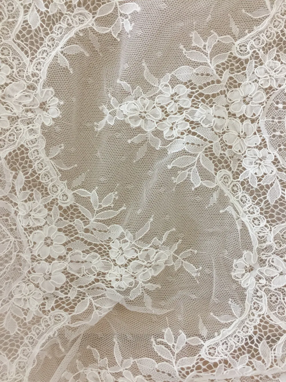 Top Quality 3 Yards French Alencon Lace Fabric Cord Floral Embroidery Scalloped Trim for Wedding Veils Shrug 40 cm wide