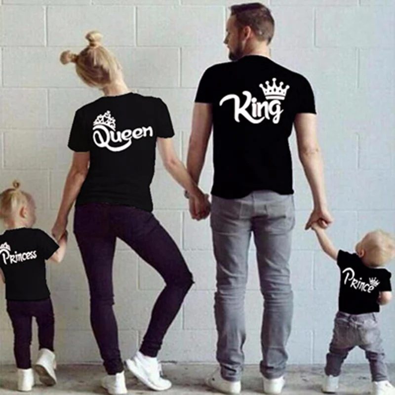 Новые одинаковые Семейные рубашки; Семейные комплекты; Одинаковая одежда для папы, мамы, дочки и сына; хлопковая Футболка; одежда для королевы