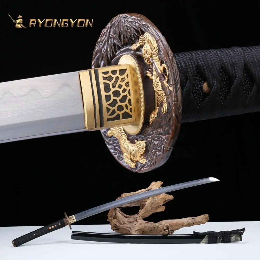 

Handmade Katana Real Sword Sharp Samurai Sword Japan Ninja Sword Damascus Steel Full Tang Clay Tempered Hand Lapping Blade 701