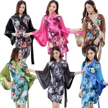 Для женщин японское кимоно юката Атласный халат шелковая накидка платье Цветочный принт, одежда для сна, ночная рубашка с длинным рукавос талии завязывается Косплэй для леди