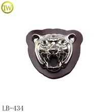 LB434 Прямая с фабрики логотип личного брэнда тисненые модные джинсовые джинсы Задняя Кожа аппликация для одежды