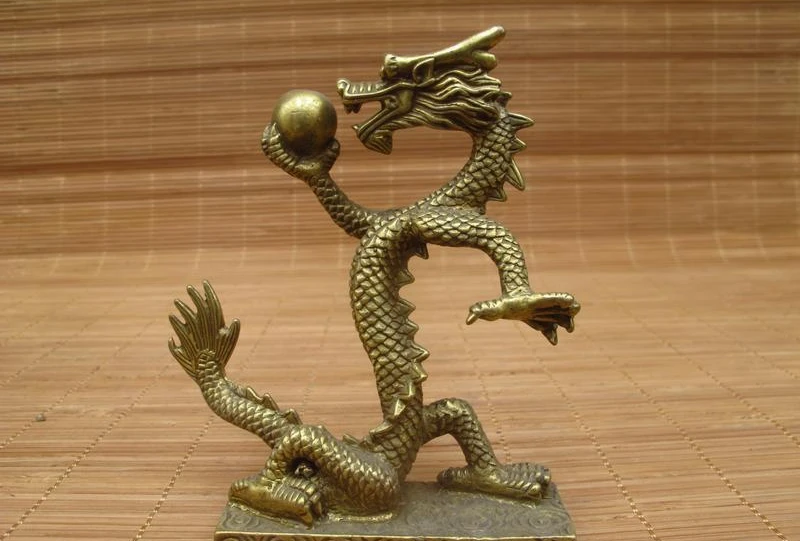 

Chinese Feng Shui Brass Twelve Zodiac Dragon Play Bead Royal DECO Sculpture