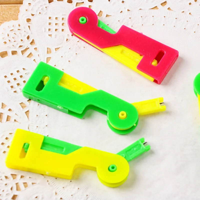 

Elderly Use Automatic Embroidery Hoop Rubber Looms Sewing Kit Device Easy Sewing Needle Thread Thread Stitch Guide Tool