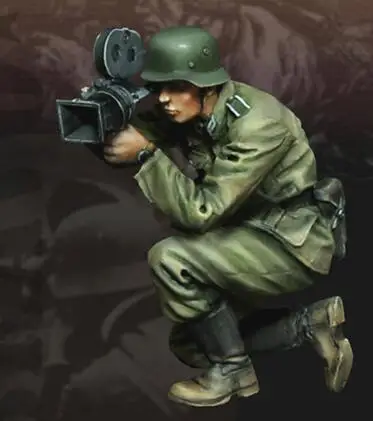 

1/35 Resin Kits WWII War Reporter 3 Styles