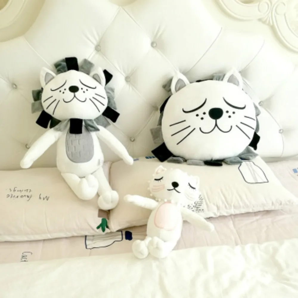 

Ins is the same as the lion head pillow cat for children comfort doll plush toy for children home room decoration doll pillow