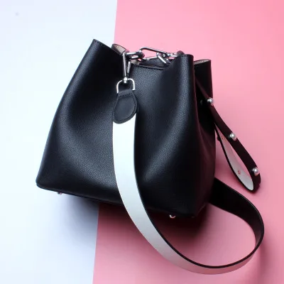 

A generation of female bags 2019 new Korean version of the bucket bag shoulder portable Messenger bag