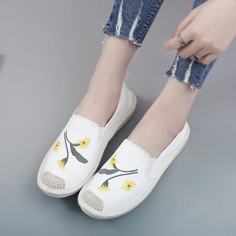 Women Embroidered Flat Shoes Ladies Fisherman Embroidery Shoe Spring