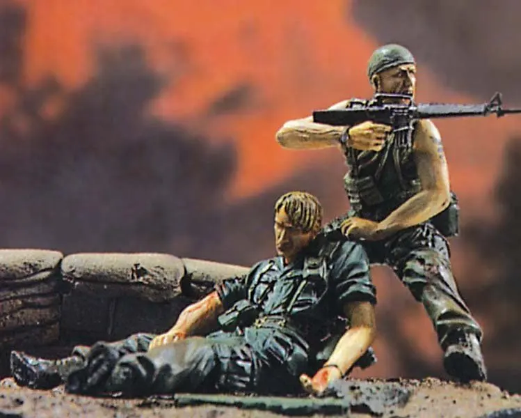 

Pre order goods-LF 0048 1/35 Vietnam War American Soldiers Leave the Ghost Place with Base