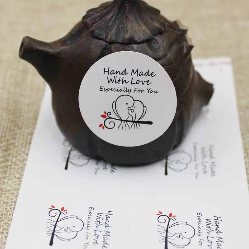 

100pcs 3cm round shape Lovely kraft /white handmade with love Adhesive Stickers Decorative Gift Packaging Label custom available