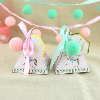 

100pcs Pink / Blue Carousel Triangular Pyramid Baby Shower Candy Box Bomboniera Baby Baptism Birthday Party Supplies Gift Boxes