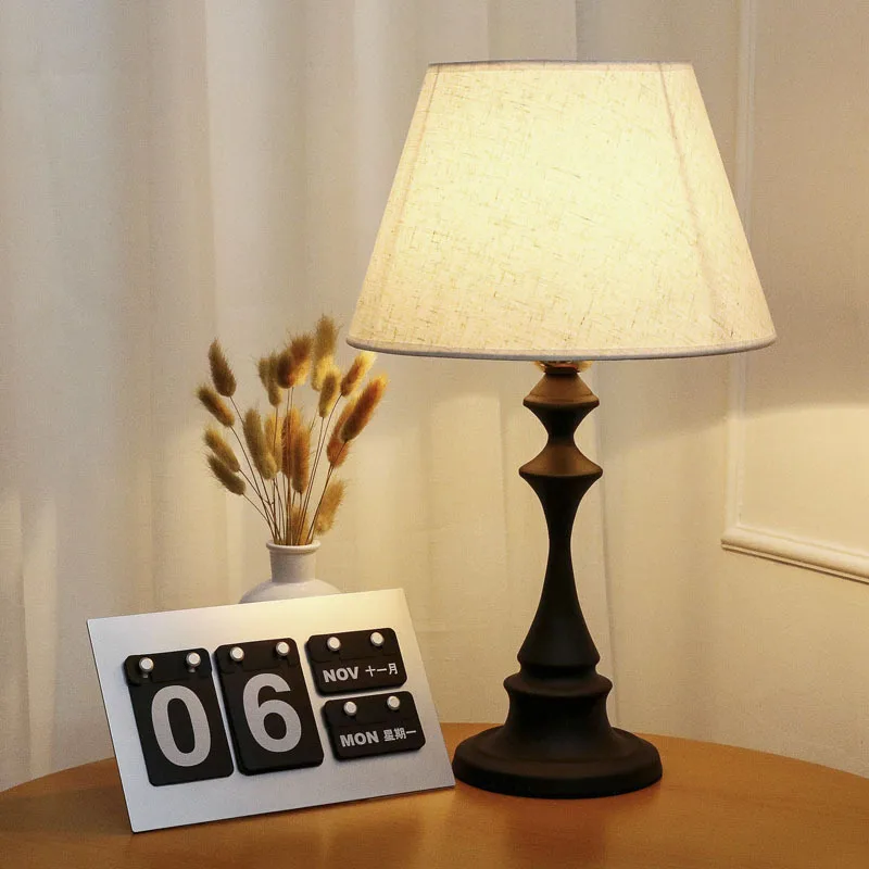 Спальня прикроватная настольная лампа Гостиная лампа Современное минималистское освещение для комнаты в общежитии дома деко Арт-Деко светодиодные лампы для письменного стола