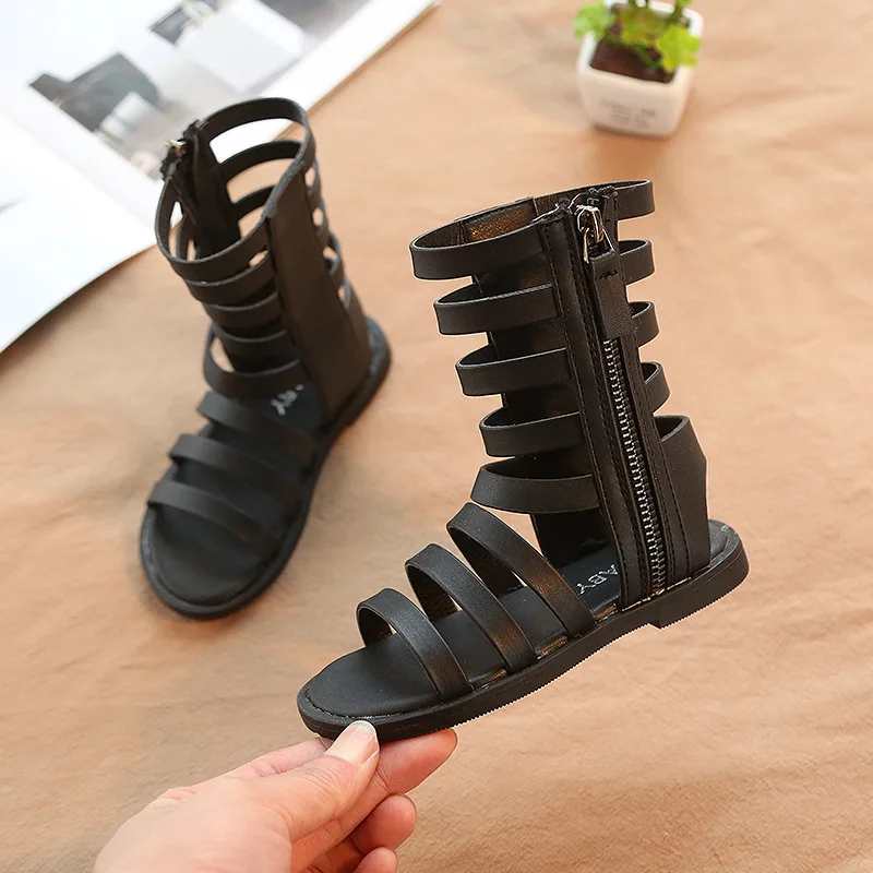 Новинка года; Летние римские сандалии с открытым носком для девочек; модные босоножки на высоком каблуке; нескользящая детская обувь - Цвет: Черный