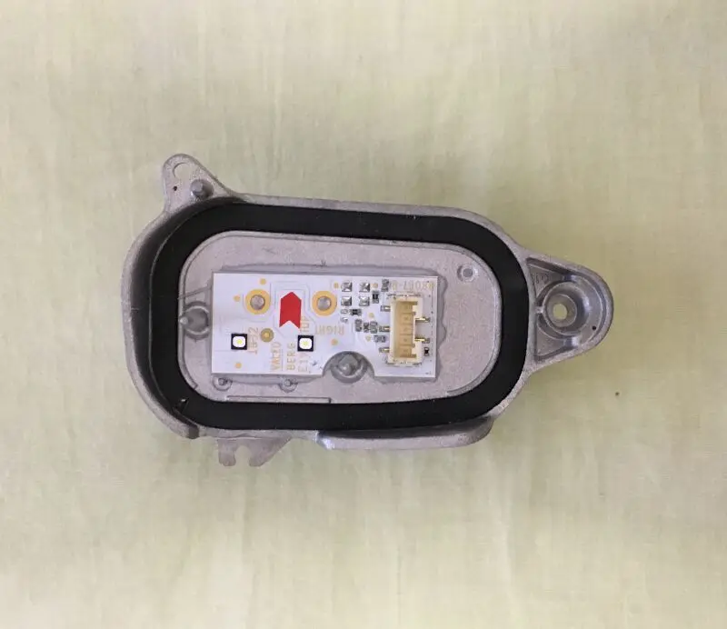 

semtaist 1x Genuine OEM led headlight DRL diode light insert bulb for Q5 8R0941476B RIGHT free shipping