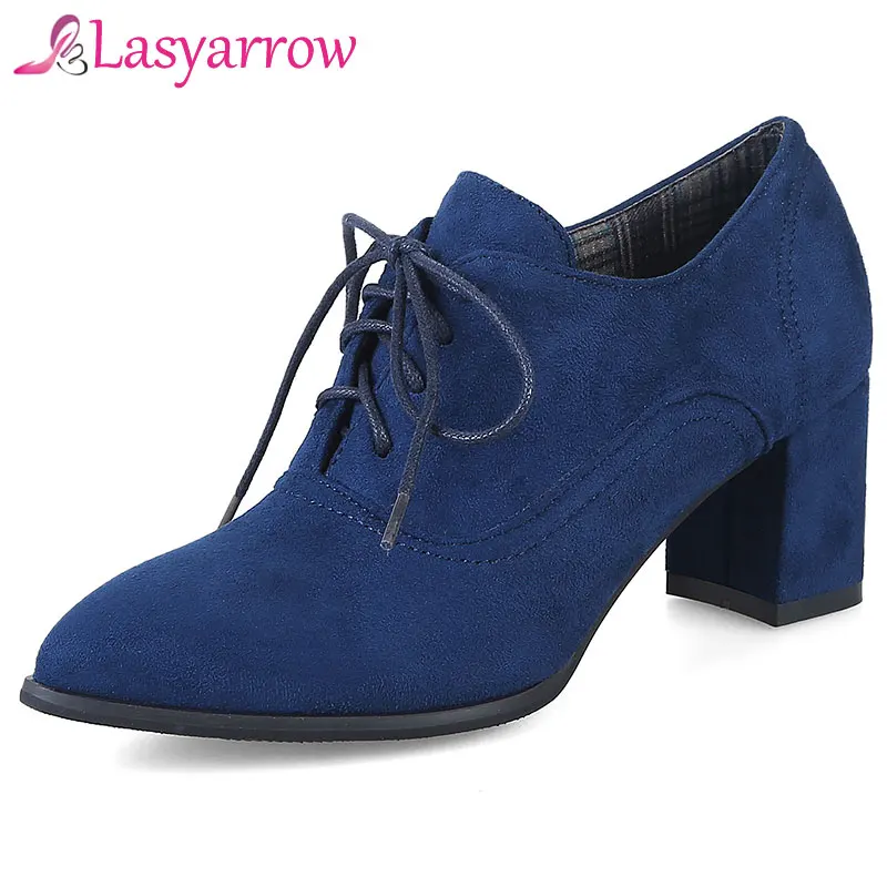 Женские туфли-лодочки с острым носком на шнуровке | Обувь