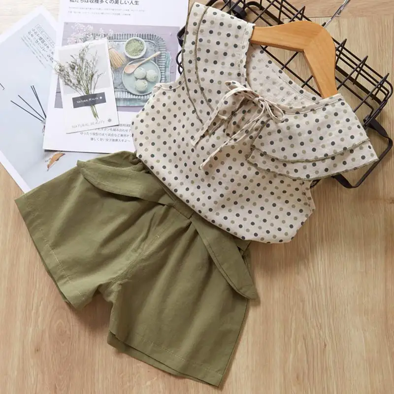 Mayfair Cabin/комплекты одежды для девочек детская одежда из 2 предметов модный топ с отворотом, без рукавов, в горошек, со шнуровкой, шорты с бантом - Цвет: AY265 green