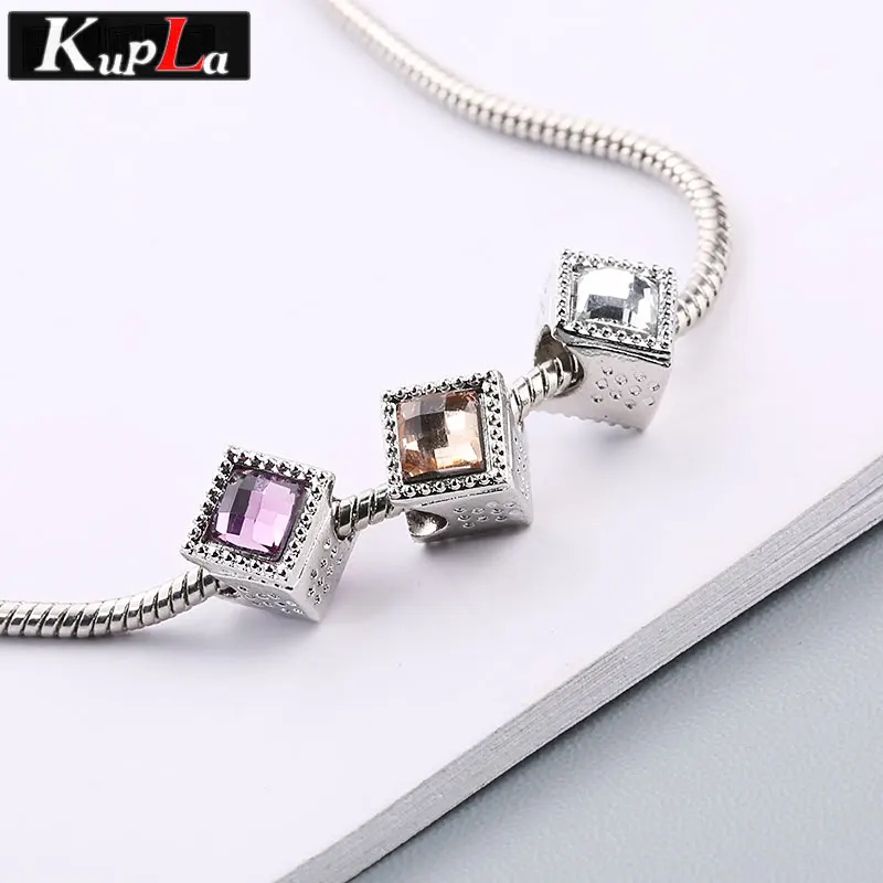 C6113 (4)