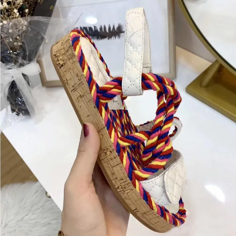 

Brand slippers women genuine leather Mules Flat Mules shoes Metal Chain Casual Shoes Loafers Fashion Outdoor Slippers Ladies Sum