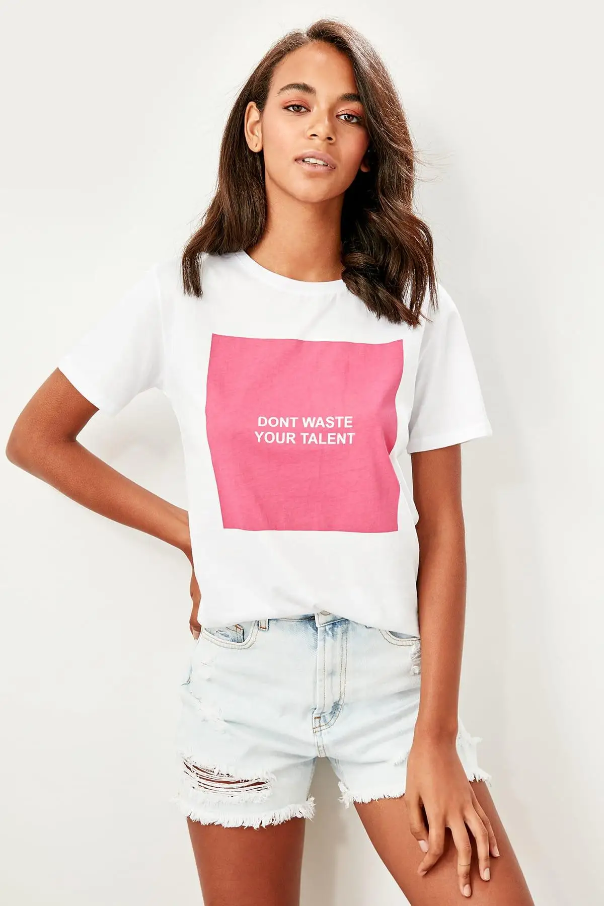 

Trendyol White Printed Basic Knitted T-Shirts TWOSS19TS0569
