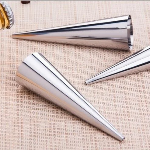 3Pcs-Lot-Cone-Shape-Spiral-Croissant-Denmark-Pointed-Metal-Spiral-Baking-Tool-for-Making-Croissants-Roll (1)